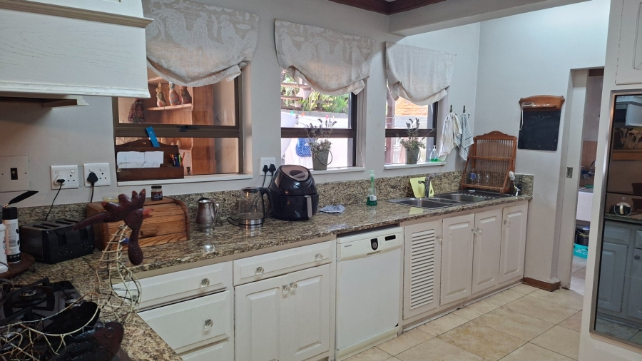 5 Bedroom Property for Sale in Blue Bend Eastern Cape